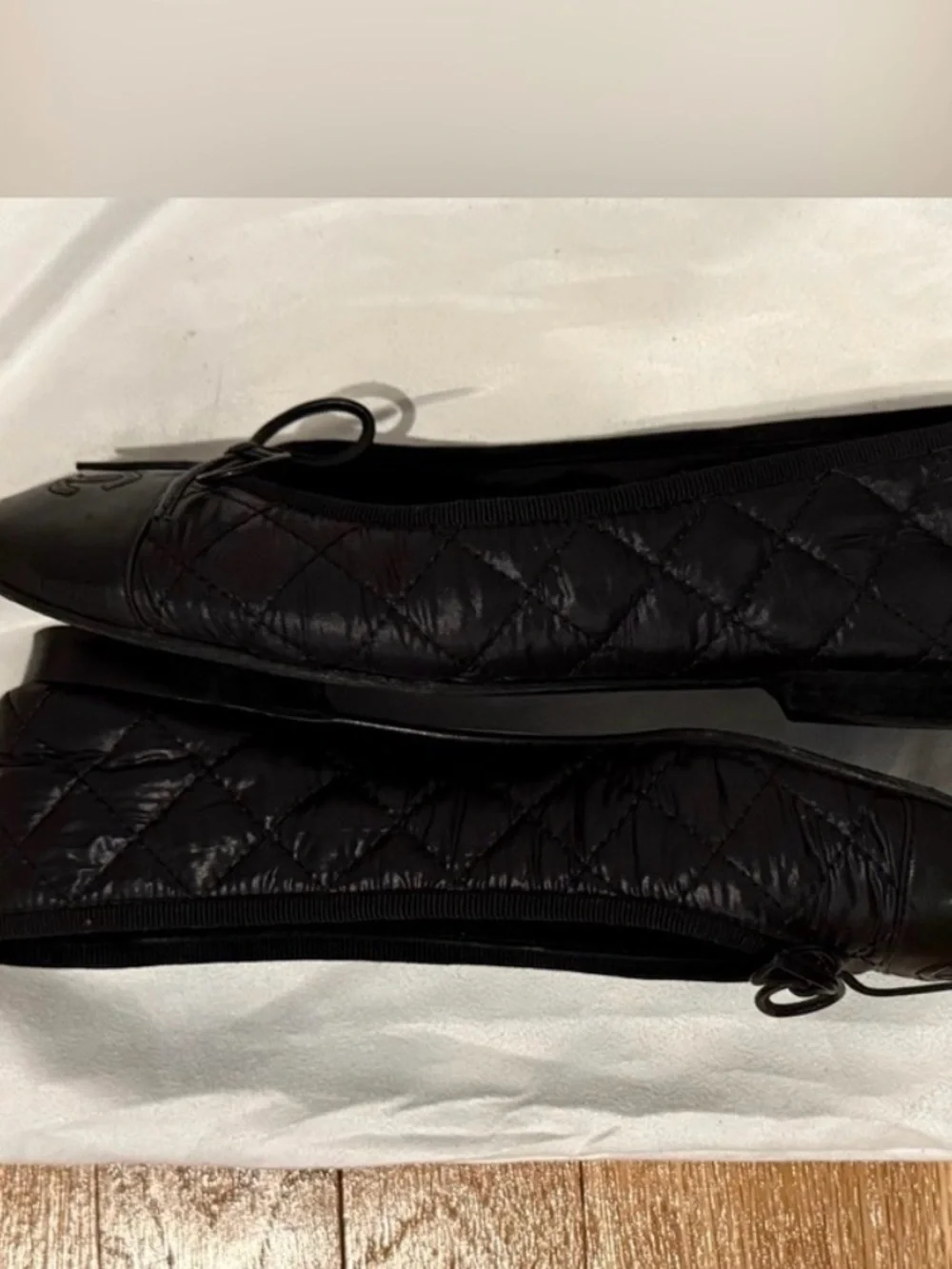 CHANEL Black Quilted Calfskin Bow Ballet Flats (European size 38)